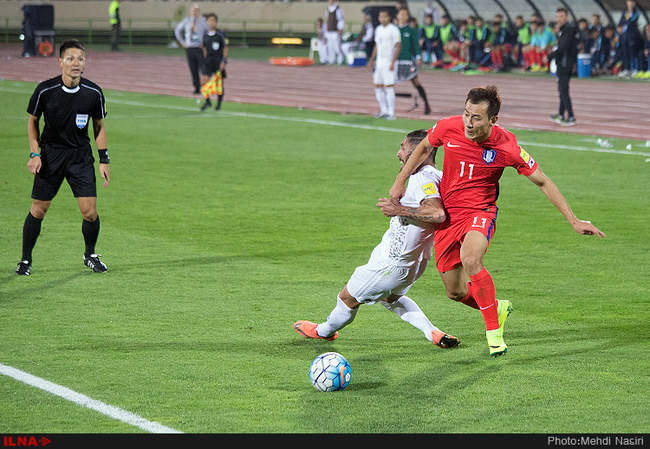 مسابقه فوتبال بین دوتیم ایران و کره جنوبی