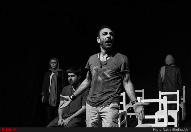 نمایش سندرم پای بیقرار در مشهد به روی صحنه رفت