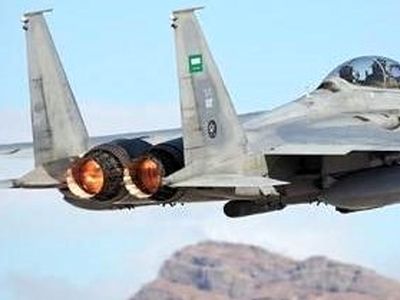 جنگنده‌های عربستان دانشکده جنگ در صنعا را بمباران کردند