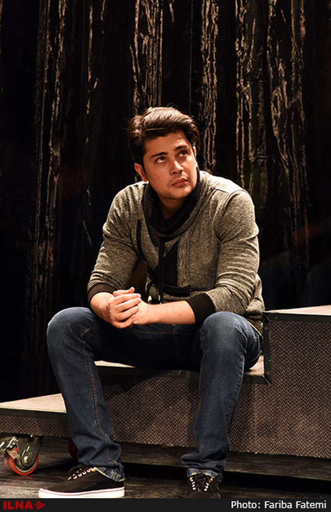 نمایش بهمن در تالار سایه شهر به روی صحنه رفت