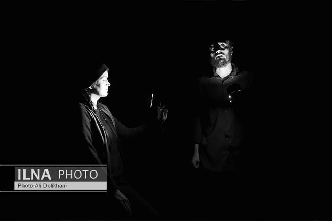 نمایش «رانده» جواد انصاری در تئاتر مستقل لور بندرعباس