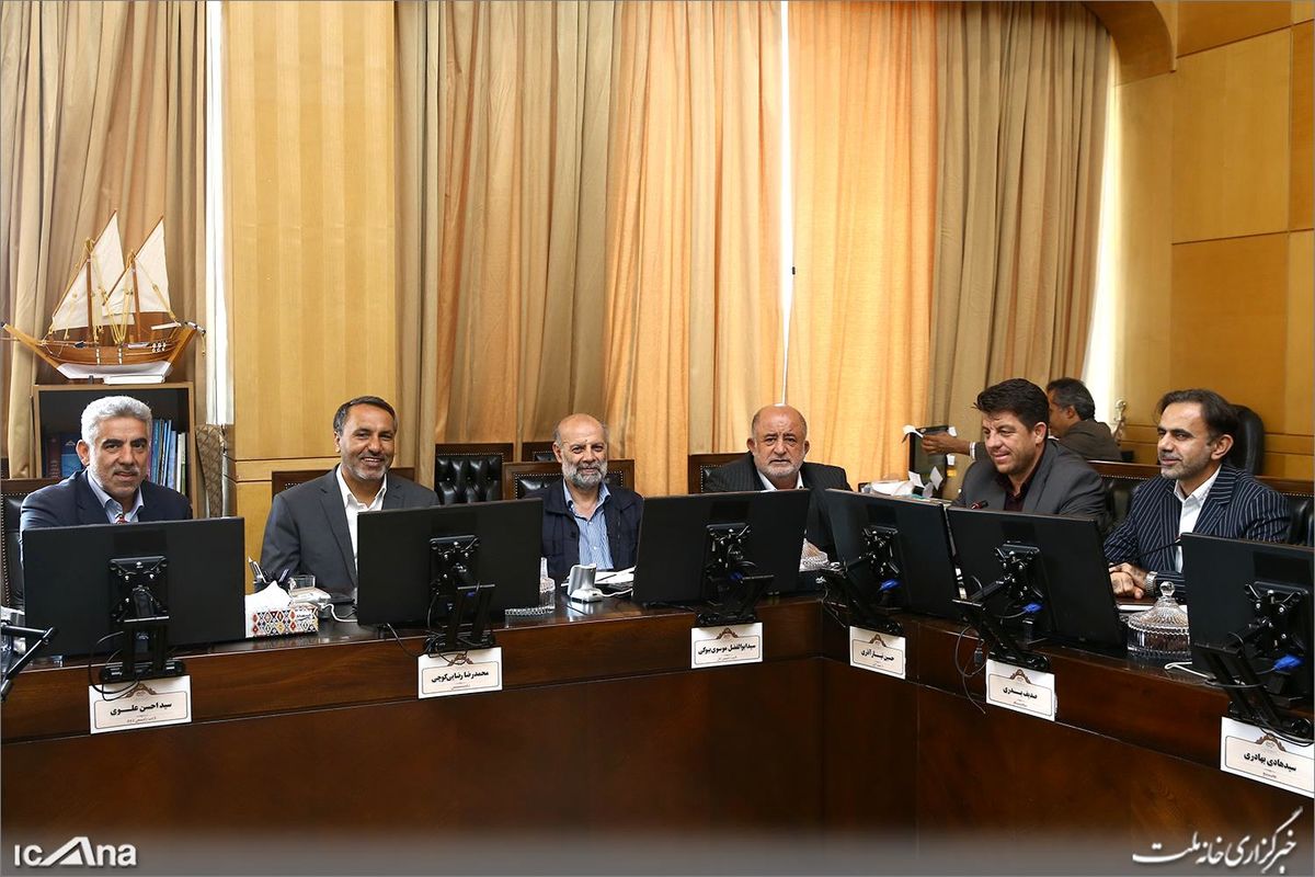 نشست اعضای فراکسیون کارگری مجلس شورای اسلامی برگزار شد