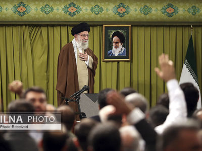 دیدار مداحان اهل‌بیت علیهم‌السلام با مقام معظم رهبری