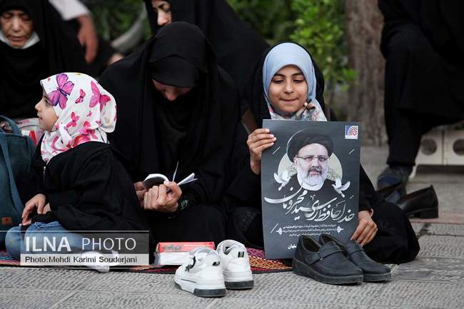 مراسم یادبود شهدای خدمت در گلستان شهدای اصفهان