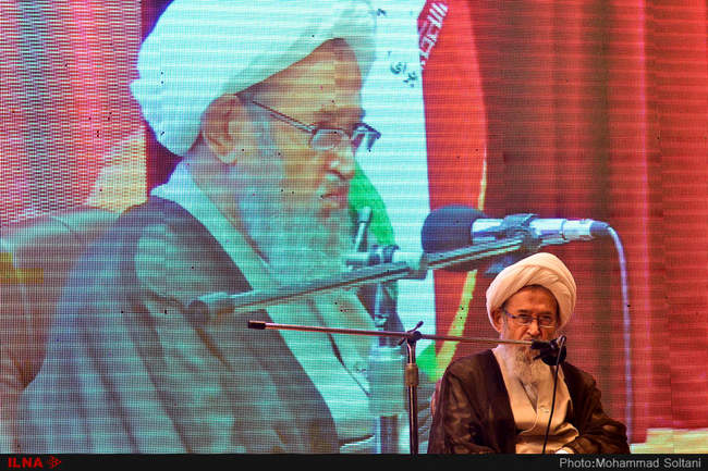 مراسم اهداء کمک های ستاد فرمان حضرت امام (ره) به سیل زدگان مازندران