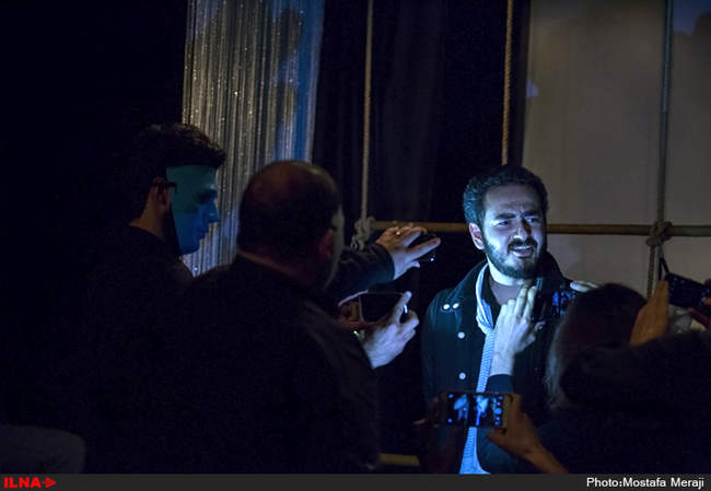 نمایش مسافران در قم به روی صحنه رفت