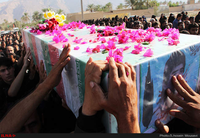 تشییع همرزم شهید چمران بر دستان عاشقان حسینی 