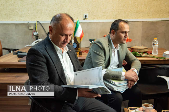 بازدید رییس کنفدراسیون اتحادیه کارمندان بخش عمومی ترکیه از دبستان ا�