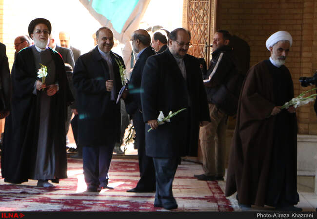 تجدید میثاق رییس‌جمهور و هیات دولت با آرمان‌های بنیانگذار انقلاب 