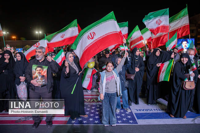 آیین وداع با پیکر شهدای ناوشکن «دنا» 