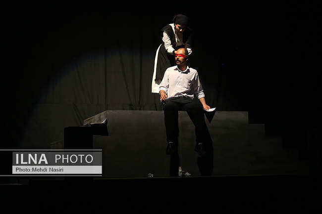 نمایش آئورا به کارگردانی مهدی محبعلی