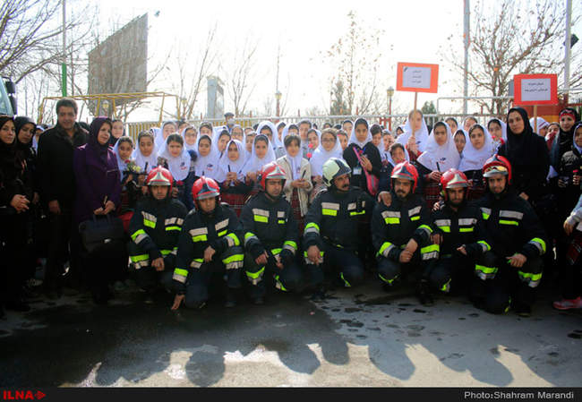 ادای احترام مردم  به جانباختگان حادثه پلاسکو 