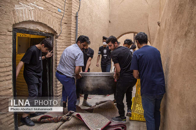 ضیافت افطار در کوچه های بافت تاریخی یزد