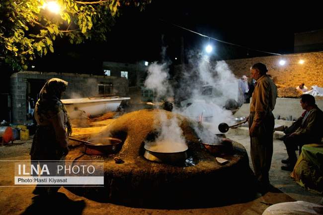 کارگاه های سنتی تولید شیره انگور روستای بهارستان 