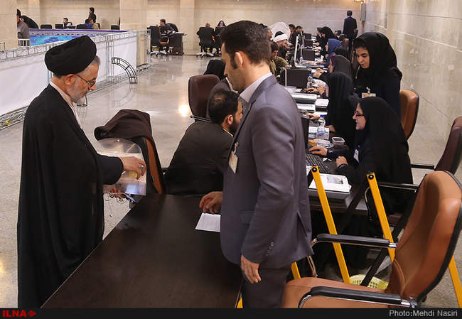 سومین روز ثبت نام داوطلبان مجلس شورای اسلامی و  مجلس خبرگان رهبری - وز