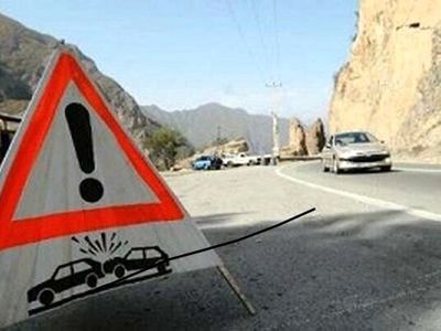 مصدومیت ۱۱ کارگر در واژگونیِ مینی‌بوس حامل کارگران معدن بردسکن