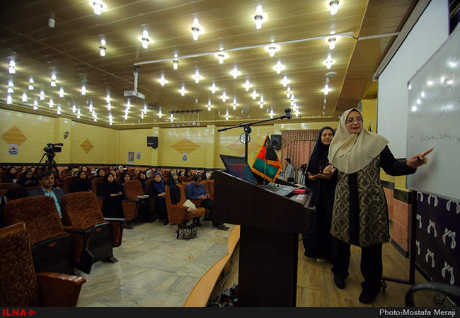 همایش آموزش فن بیان با حضور فرزانه معصومیان در قم