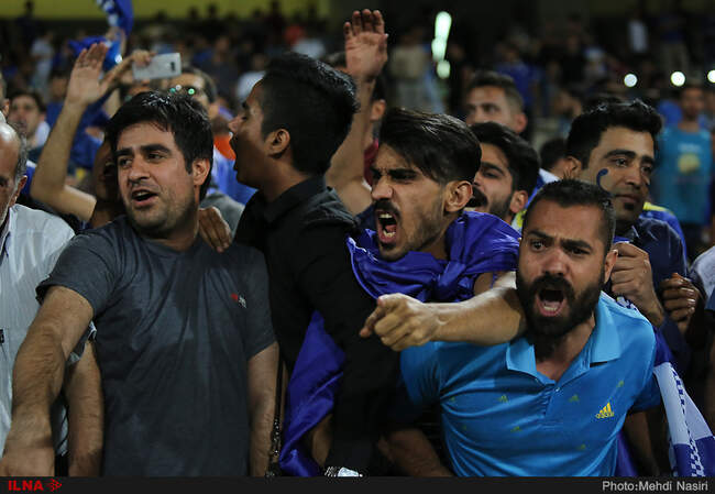  جنجال‌ و حواشی‌های دیدار استقلال و ذوب آهن از لنز خبرگزاری ایلنا (گزارش تصویری)