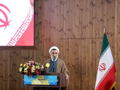 استاد نخبه با حقوق اندک نمی‌تواند در مرجعیت علمی مشارکت کند 
