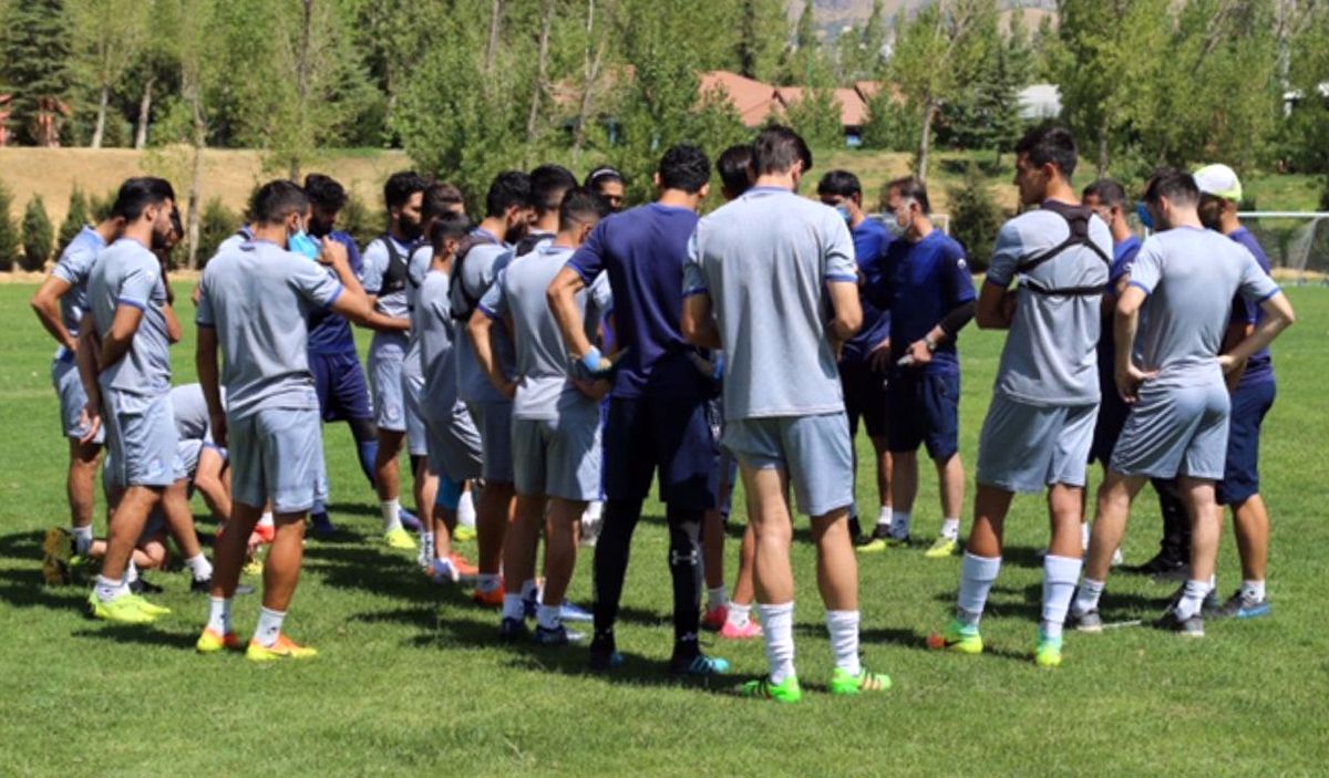 کاروان استقلال فردا به مشهد سفر می کند