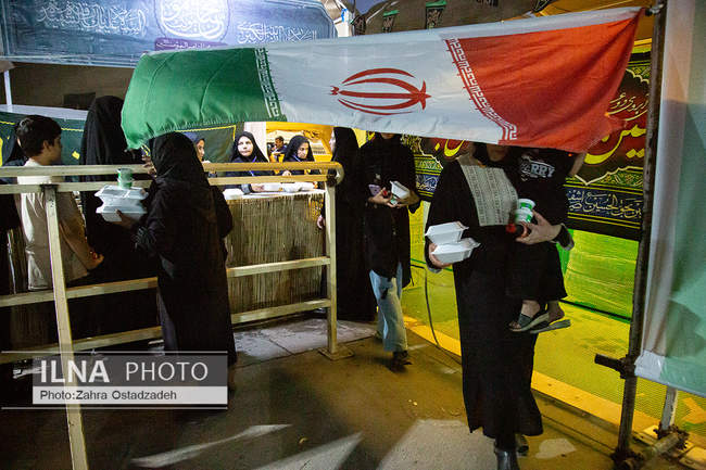 اقامت و پذیرایی زائران اربعین حسینی در موکب بنیاد مستضعفان