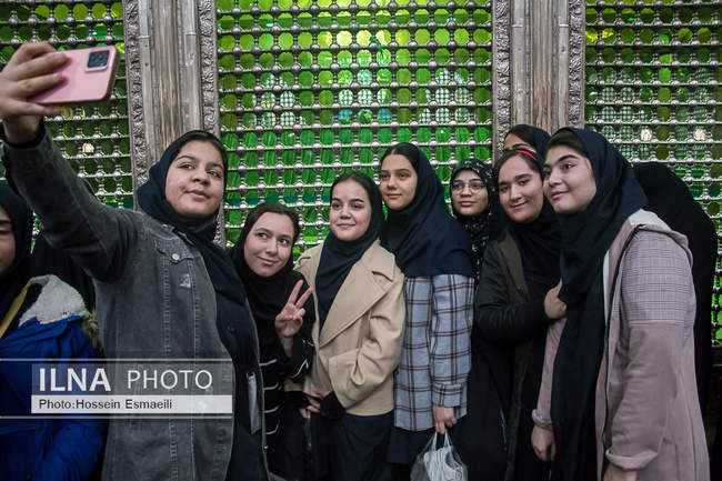 مراسم بزرگداشت 12 بهمن در حرم امام خمینی (س) 