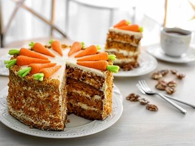 طرز تهیه کیک هویج با کرم پنیری