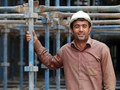 کارگران ساختمانی متقاضی بیمه‌ بیش از ظرفیت پیش بینی شده هستند/ غیرکارگر دارای بیمه و کارگر ساختمانی مستحق بدون بیمه داریم