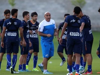 بحران جدی در استقلال؛ یک لشکر هافبک به جای مدافعان مطمئن