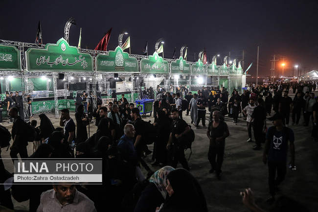 عبور زائران اربعین حسینی از مرز شلمچه