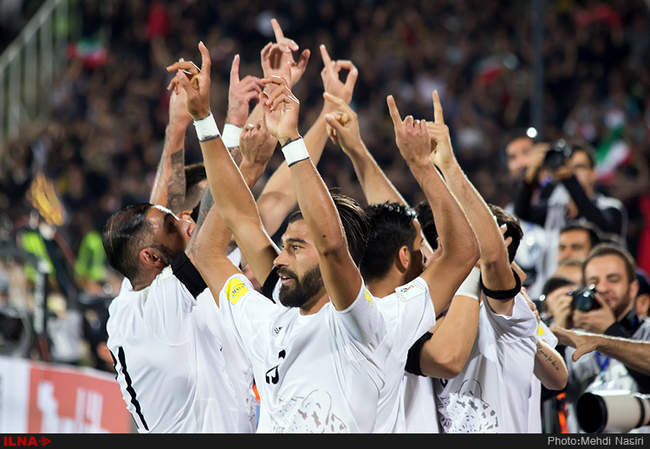 مسابقه فوتبال بین دوتیم ایران و کره جنوبی