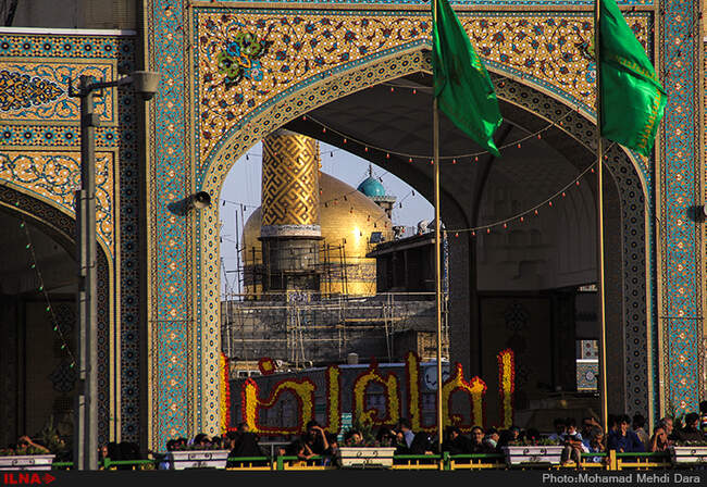  گلباران حرم مطهر امام رضا(ع)