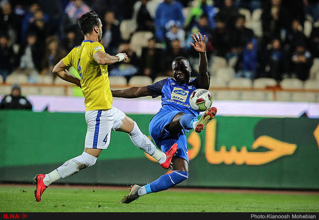 لیگ برتر فوتبال - دیدار استقلال تهران و نفت مسجد سلیمان