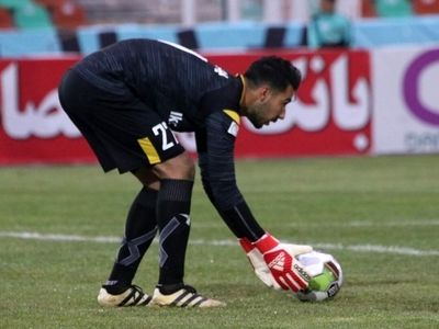 اعتراض گلر ذوب آهن به جذب فرعباسی: غریب پرست نباشیم