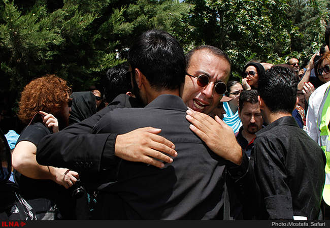 مراسم خاکسپاری پیکر عباس کیارستمی در لواسان