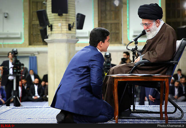 دیدار مداحان اهل‌بیت علیهم‌السلام با حضرت آیت‌الله خامنه‌ای رهبر انقلاب اسلامی