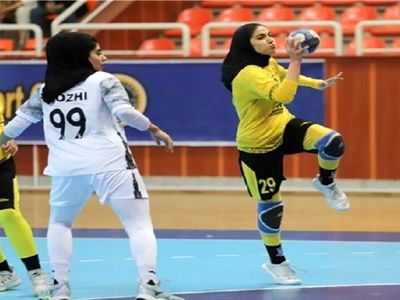 تیم هندبال بانوان فولاد هرمزگان برابر سپاهان پیروز شد