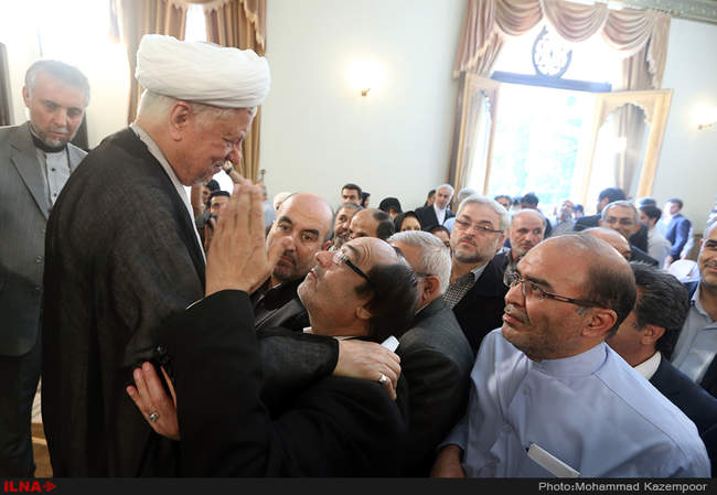 دیدار جمعی از آزادگان هشت سال دفاع مقدس با آیت‌الله هاشمی رفسنجانی