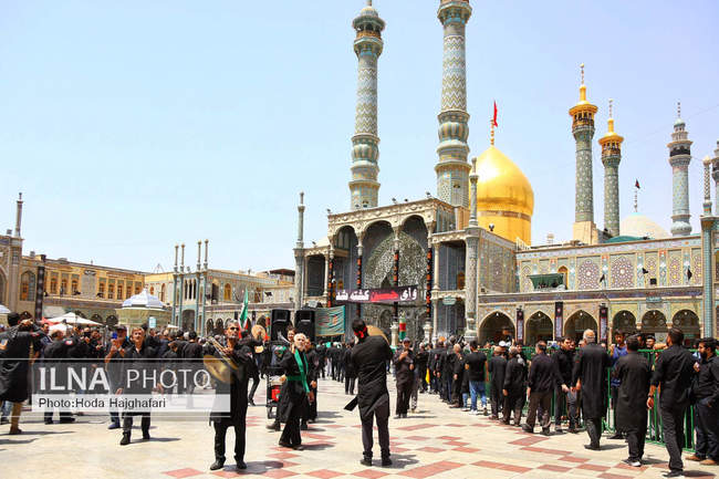 مراسم روز عاشورای حسینی در حرم مطهر حضرت معصومه(س)