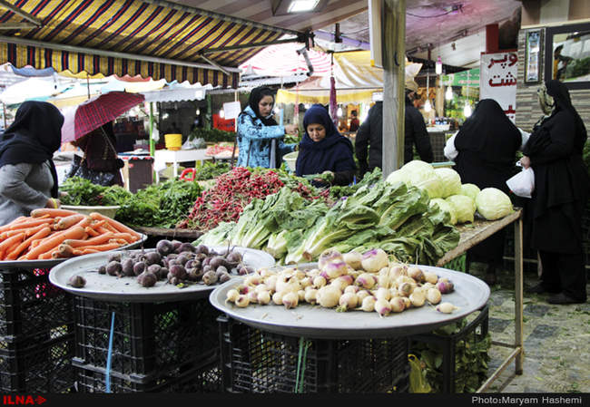 یک روز بارانی در بازار نوشهر