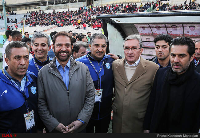 دیدار تیم های فوتبال پرسپولیس تهران و گسترش فولاد تبریز