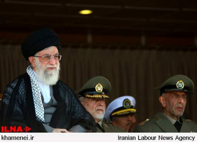 مراسم دانش‌آموختگی دانشجویان ارتش در دانشگاه ستاری