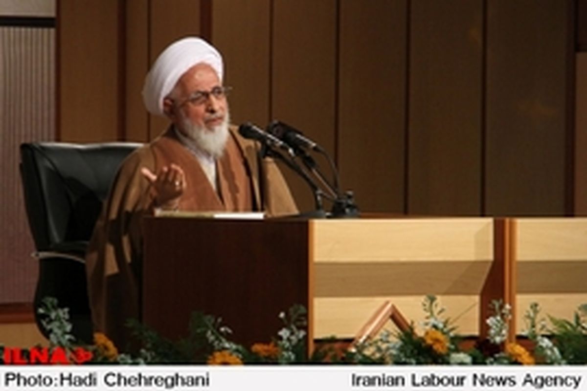 مبارزه با مفاسد با شدت بیشتری دنبال شود