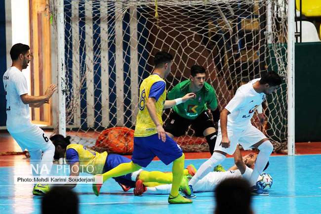 بردتیم فوتسال  گیتی پسند اصفهان  برابر فرش آرا مشهد 