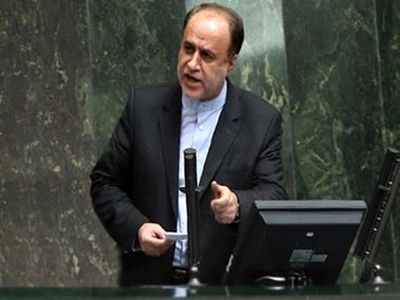 برخی به دنبال ایجاد ملوک الطوایفی در آموزش و پرورش هستند