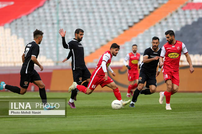 دیدار تیمهای فوتبال پرسپولیس تهران-ون‌پارس اصفهان در جام حذفی