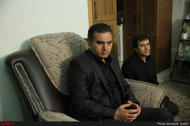 حضور فرید موسوی نماینده مجلس شورای اسلامی در منزل شهید آتش نشان فریدون علی تبار