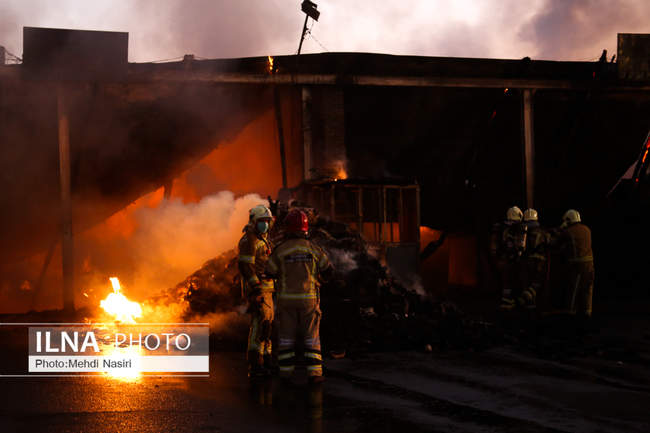 آتش‌سوزی در بارانداز ۱۲ هزار متری در شوش 
