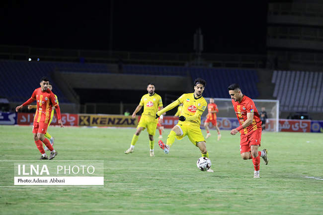 دیدار تیم فجرشهیدسپاسی شیراز و فولاد خوزستان