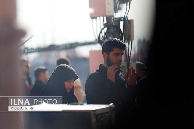 اقامه نماز بر پیکر رهبر شهید انقلاب در مصلای تهران / 7